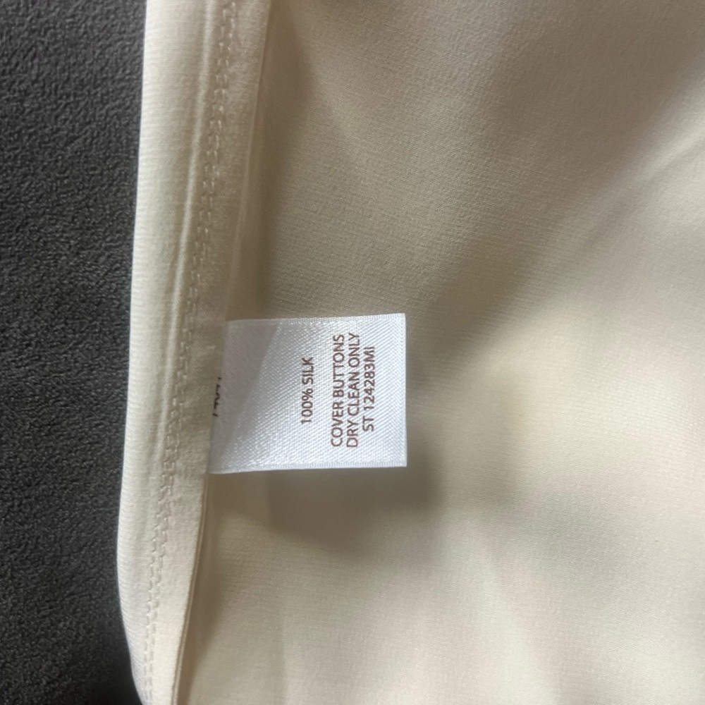 Tesori Cream 100% Silk Button Down Shirt - Picture 7 of 7